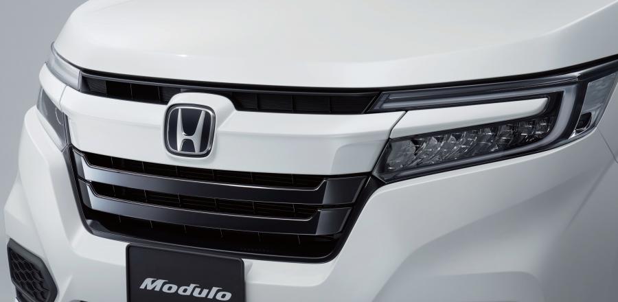 Детали экстерьера Honda StepWGN by Modulo 2017 года  (фото 5 из 6)